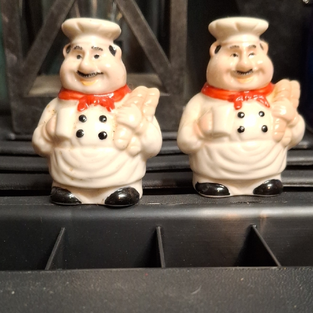Chef Salt and Pepper Shaker Set - White and Red Decorative Kitchen Accent